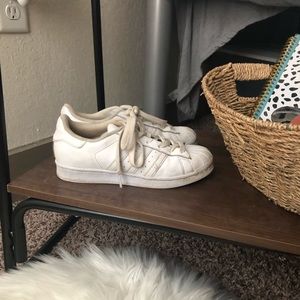Adidas superstars